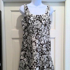 𝅺Petite Sophisticate brown and white flower A-line dress, never worn.